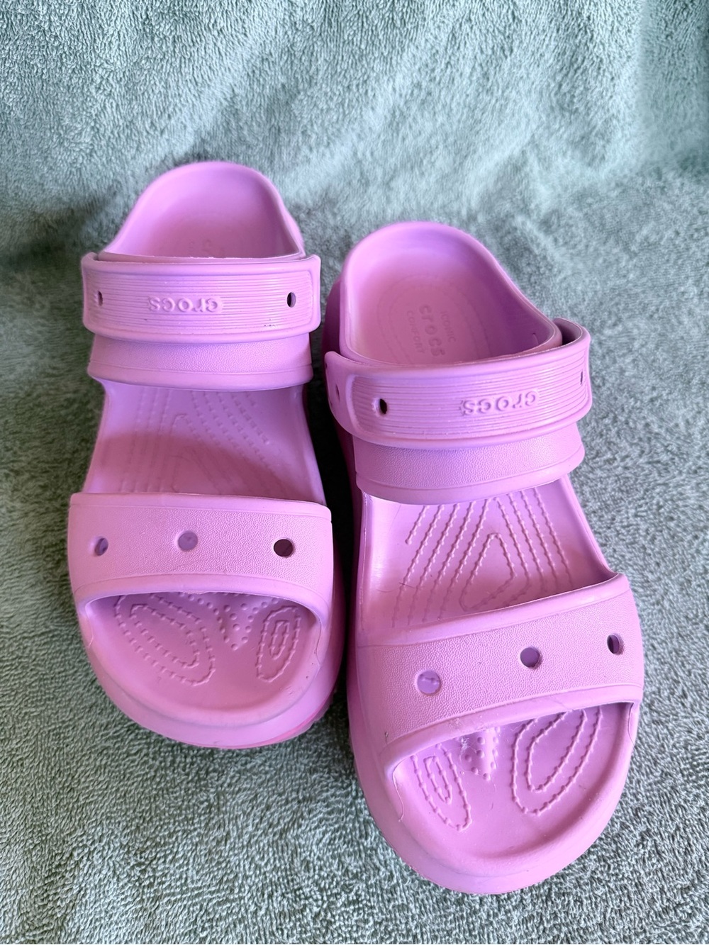 CROCS Pink strap